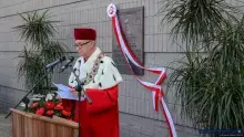 Odsłonięcie tablicy upamiętniającej śp. Lecha Kaczyńskiego
