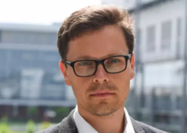 Rada Dyscypliny Nauki Prawne UG nadała stopień doktora habilitowanego Jakubowi Szlachetce