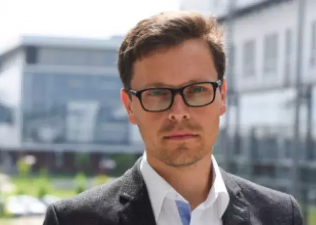 Rada Dyscypliny Nauki Prawne UG nadała stopień doktora habilitowanego Jakubowi Szlachetce