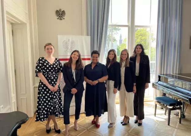 Relacja: Udział studentek WPiA UG w IBA ICC Moot Court Competition 2023 w Hadze