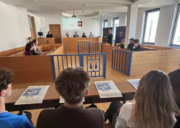 Debata oksfordzka o zakazie reklamy aptek:…