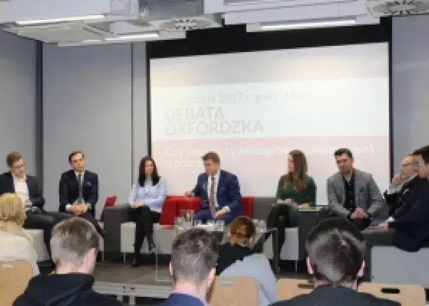 Eksperci debatowali o umowach śmieciowych
