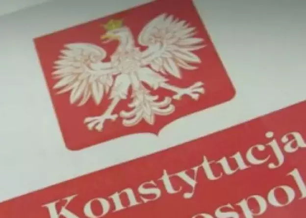 Nowy tekst dr. hab. Tomasza Tadeusza Koncewicza, prof. UG pt.: O wierności konstytucyjnej i……